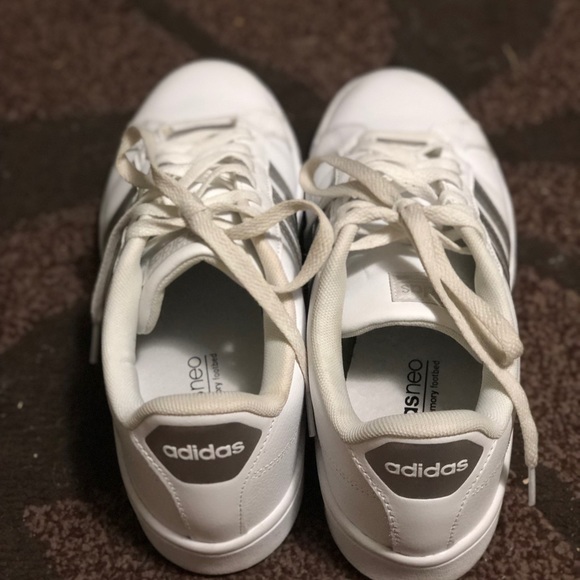 Women’s Addidas cloudfoam stripe sneakers - Picture 2 of 3